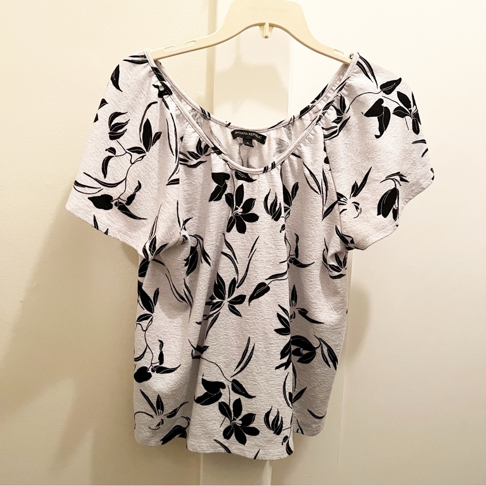 Banana Republic Factory Textured Scoop Neck Flutter Top